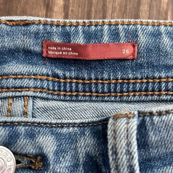 Anthropologie Pilcro Mid-Rise Slim Boyfriend Jeans Embroidered Camo Sz 26 - Picture 10 of 11